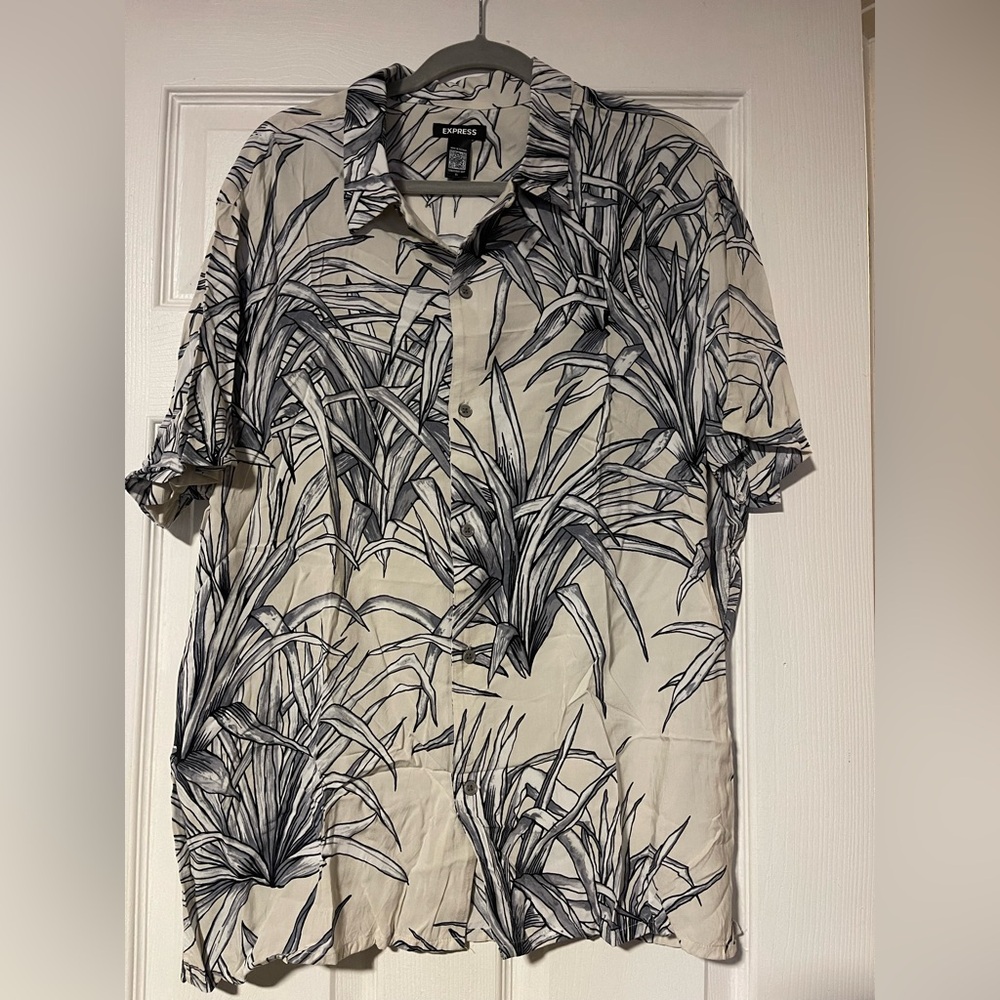 Express men leaf print bottoms down shirt
